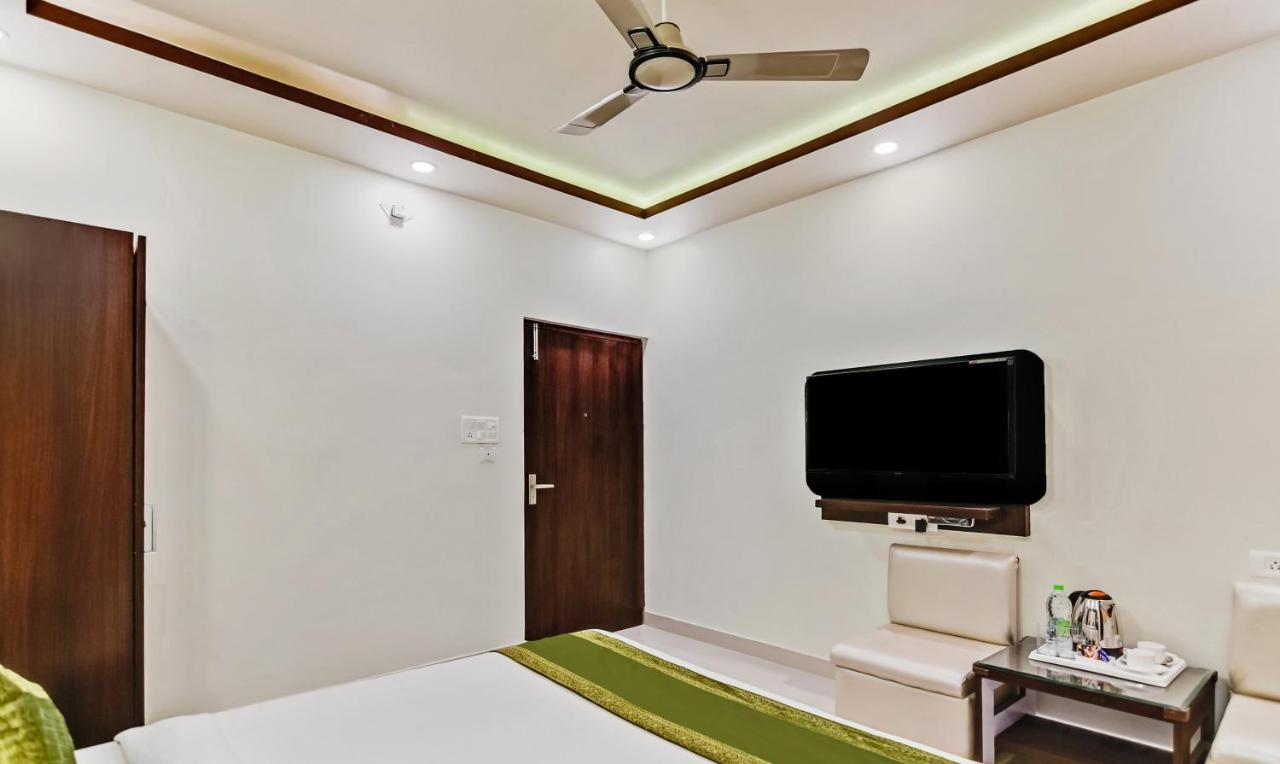 Hotel Treebo Resto- Near Lucknow Railway Station Exterior foto